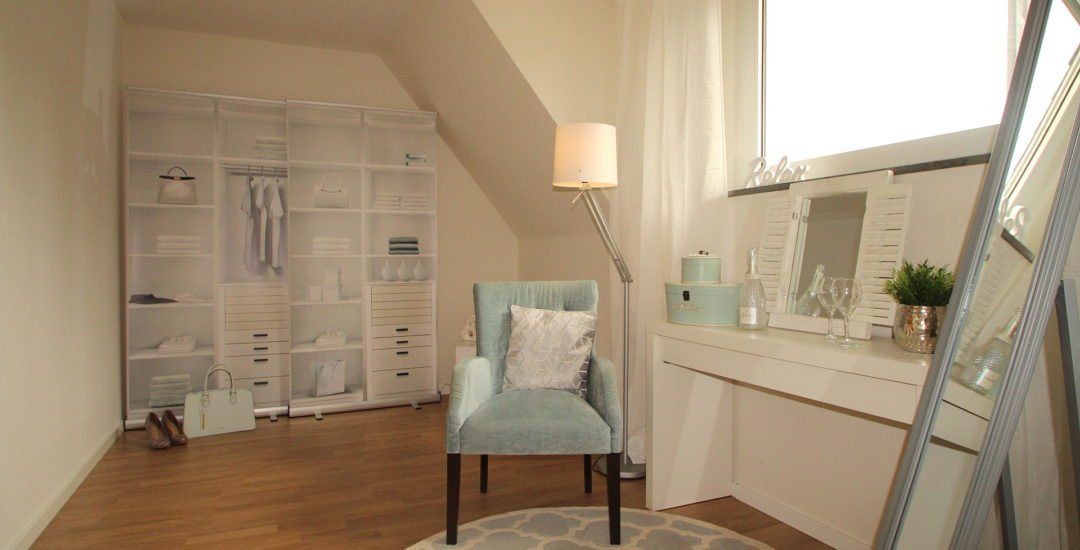 Ankleidezimmer nach dem Homestaging durch Nicole Biernath von Blickfang Homestaging in Soest